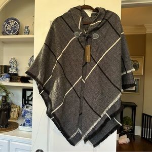 MODENA NEW YORK- one size women’s poncho, collared, front closure